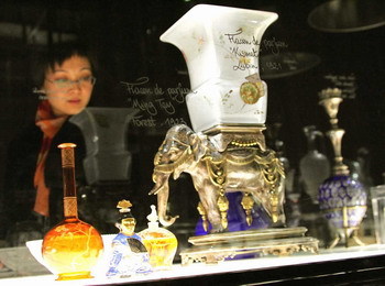 法國水晶藝術珍品即將亮相中國，杭州工藝品進出口公司推動文化交流新篇章